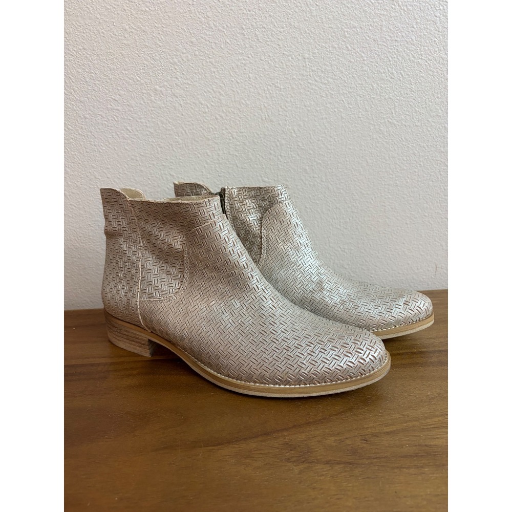Sundance Ankle Boots Size 38 Metallic Silver Woven Leather Boho Booties